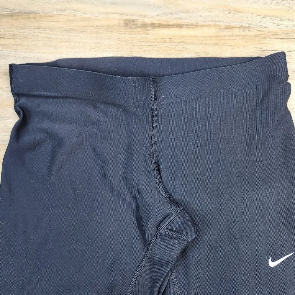 ☔️🔺️Nike Black & Coral Cropped Running Athletic Pants Small